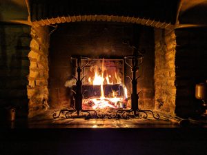 Christmas decorating ideas for your Florida home- a fireplace