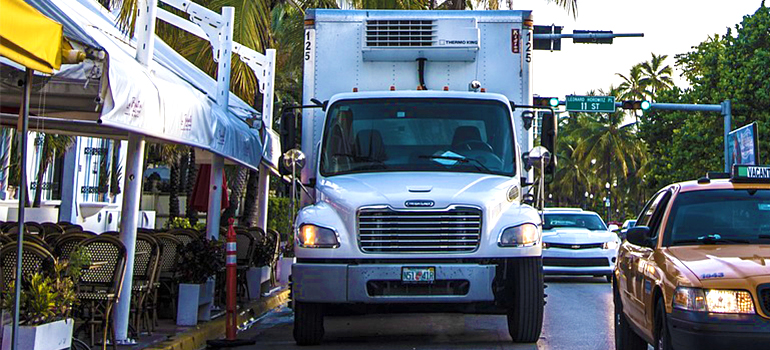 Commercial movers Miami Beach fl and their truck