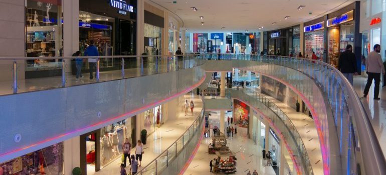 Shoppin mall - Moving from Jupiter to Aventura