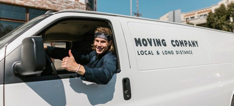 mover in a van