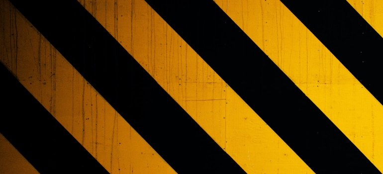 black and yellow lines